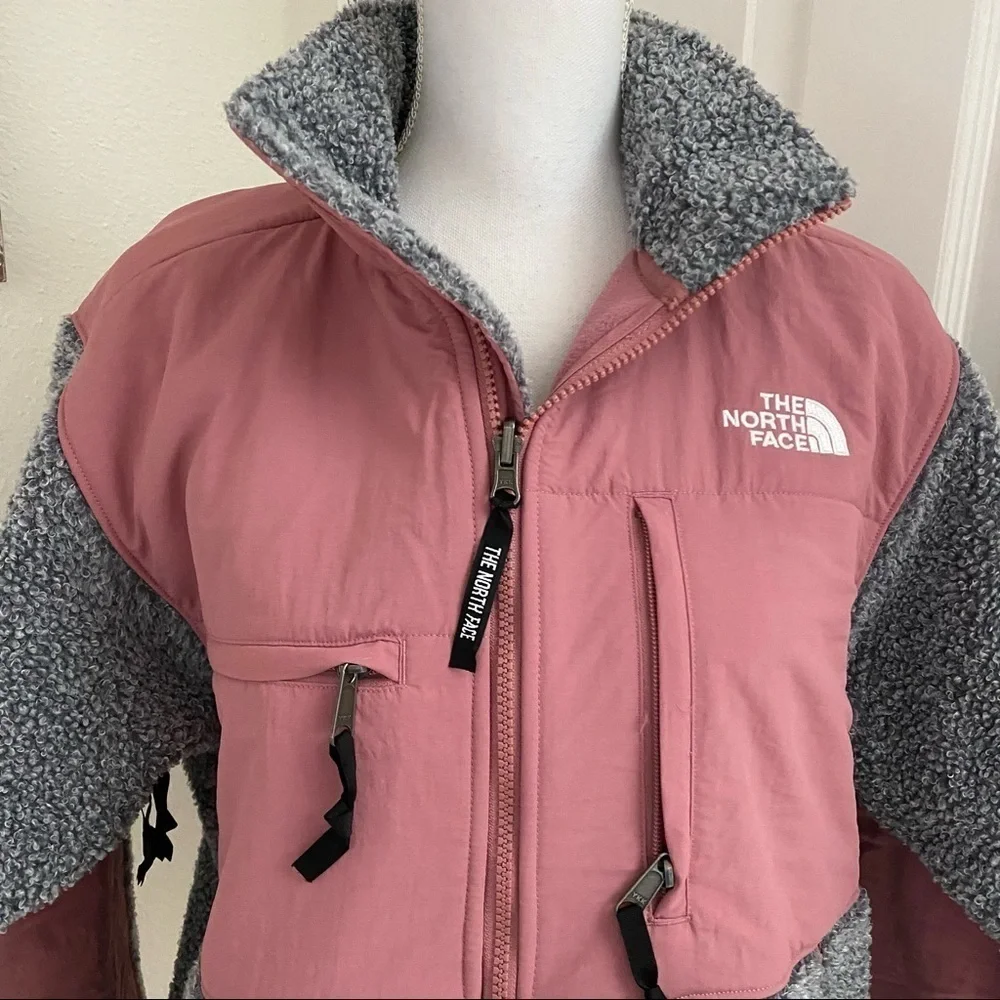 NWT The North Face Retro Denali Seasonal Jacket Sz Med Unisex Grey Pink